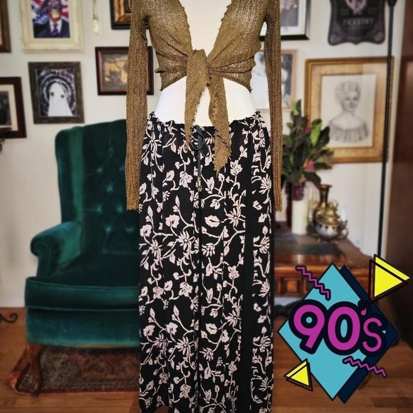 Silver Stream Dresses & Skirts - Vintage 90s SILVER STREAM Black & White Floral Skirt